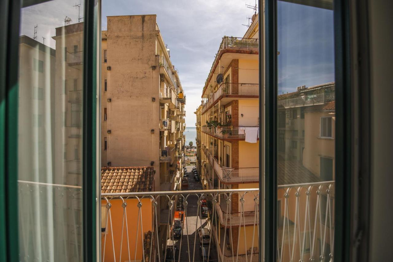 Arco Dei Pinto Panzió Salerno Kültér fotó